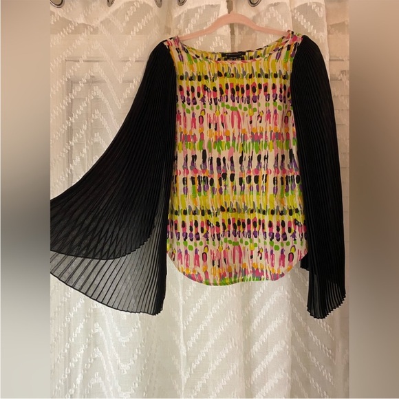 BCBG Maxazria Pleated Top with Side Slits and Long  Bell Sleeves Size: S… - Picture 1 of 6